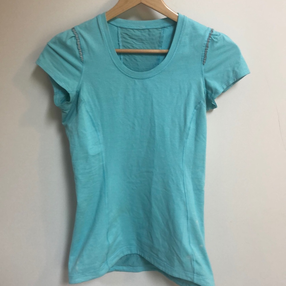 Lululemon baby blue T-shirt with ruffle back